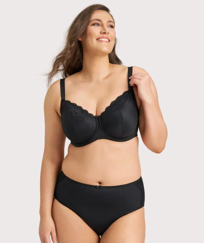 Ava & Audrey Jacqueline Minimiser Full Cup Underwire Bra - Black - Image 10