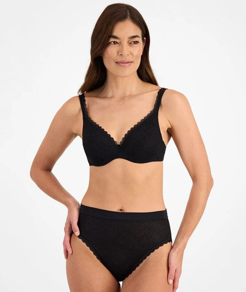Berlei Barely There Lace Bra - Black - Image 7