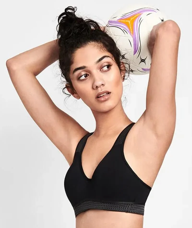 Berlei Electrify Mesh Underwire Crop Sports Bra - Black - Image 3