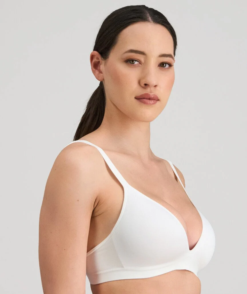 Bendon Simply Seamless Contour Soft Cup Wire-free Bra - Basic White - Image 3