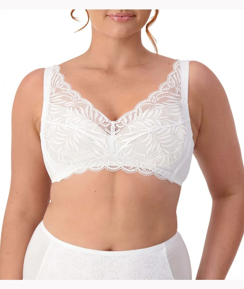 Triumph Essential Lace Wire-free Bra - White - Image 5
