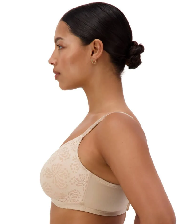 Triumph Lacy Minimiser Wire-Free Bra - New Beige - Image 3