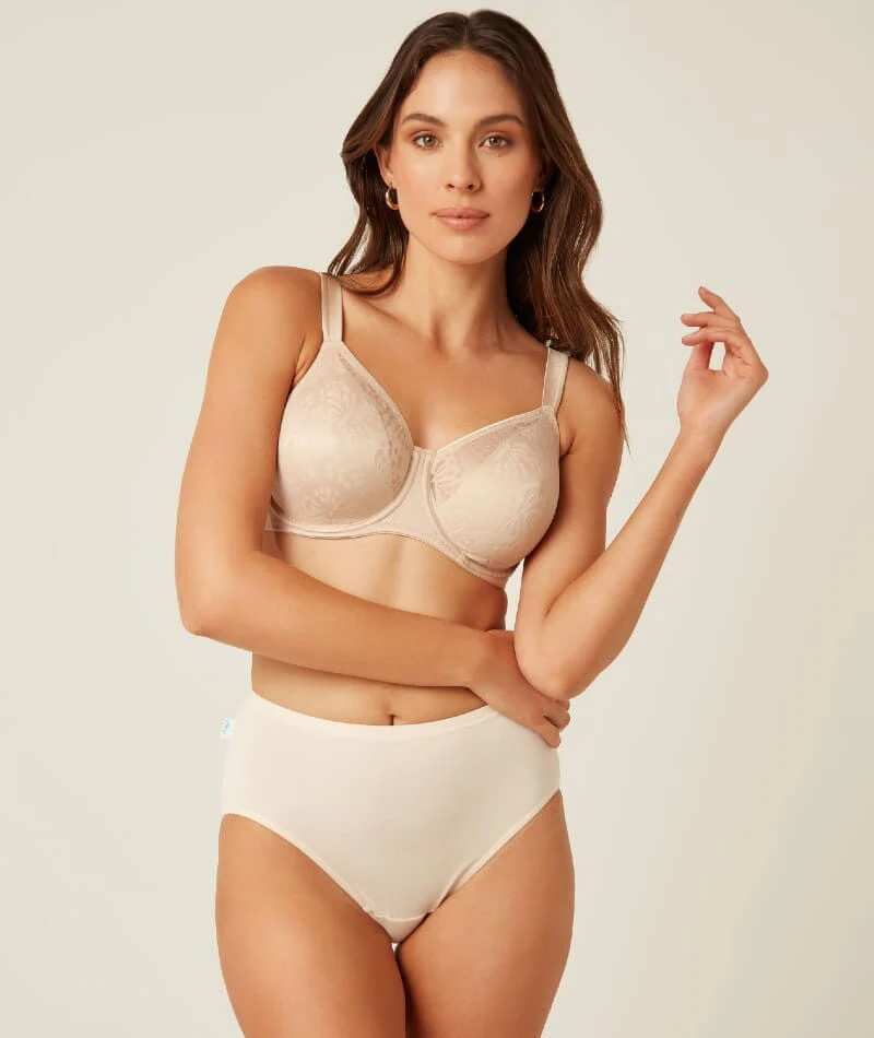 Triumph Lacy Minimizer Bra - New Beige - Image 6