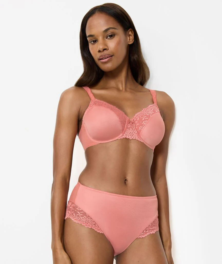 Triumph Ladyform Soft Minimizer Bra - Cameo - Image 3