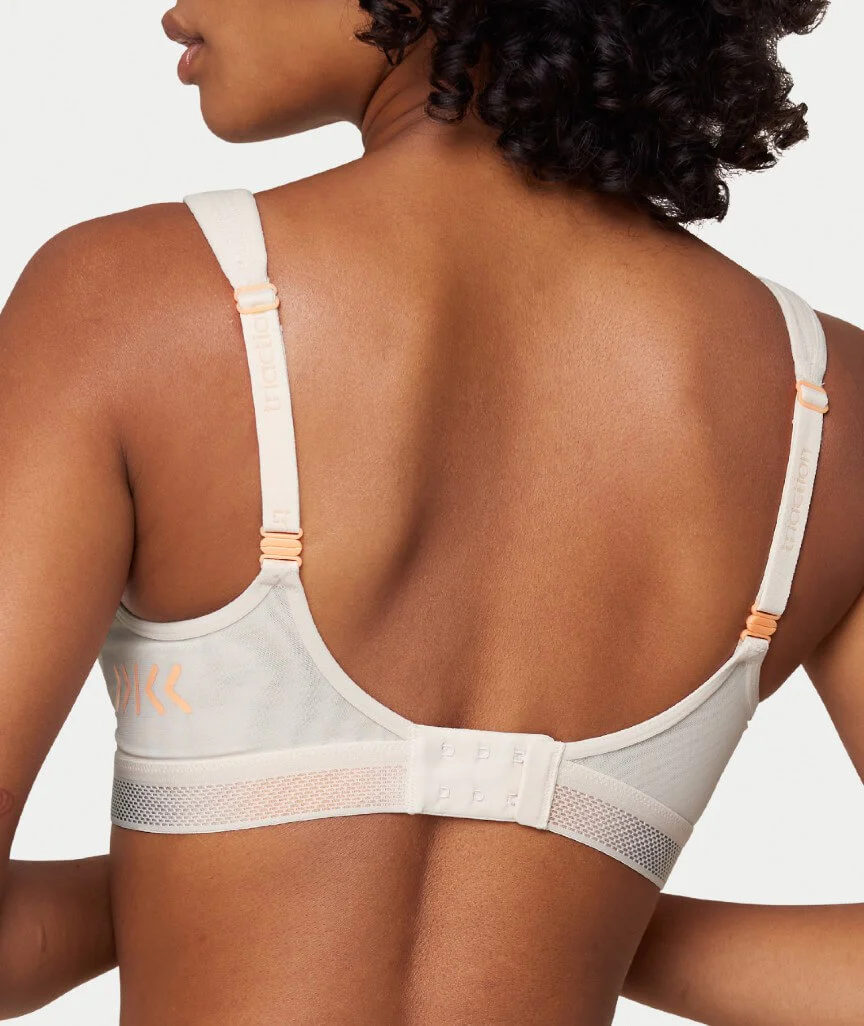 Triumph Triaction Cardio Flow Wire-free Sports Bra - Fresh Powder - Image 2