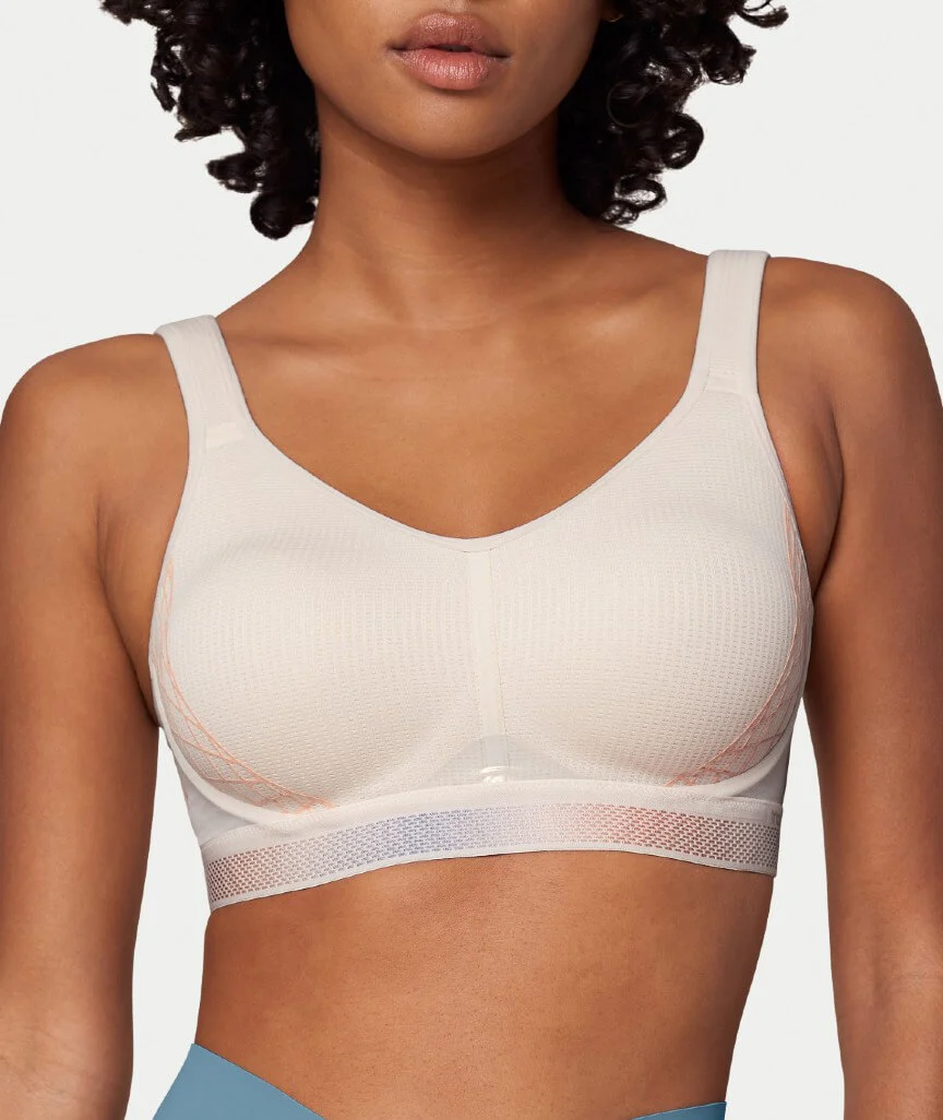 Triumph Triaction Cardio Flow Wire-free Sports Bra - Fresh Powder - Image 5