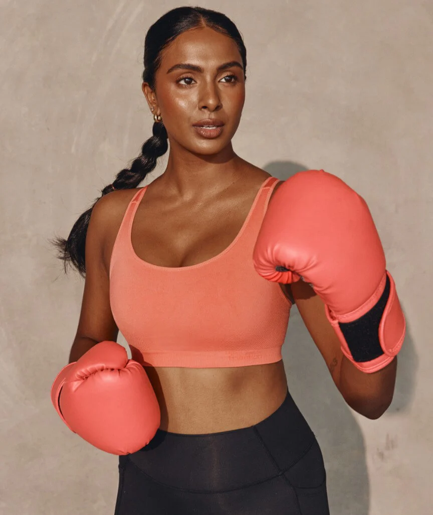 Triumph Triaction Ultra Seamfree Sports Bra - Salsa - Image 4