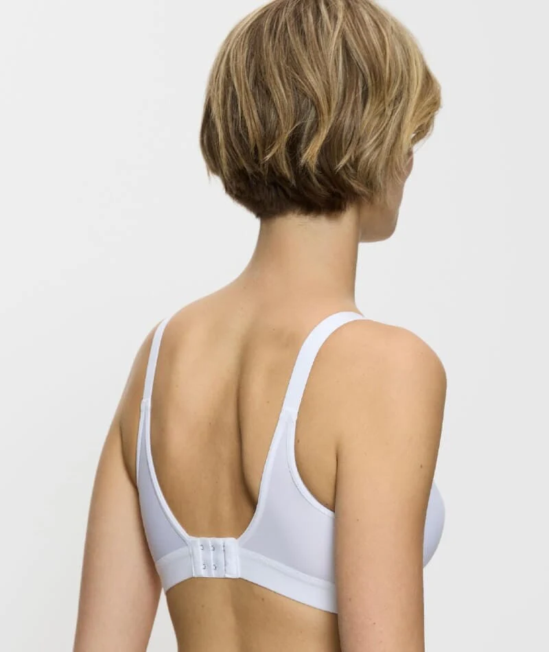 Triumph Triaction Wellness Wire-free Sports Bra - White - Image 2