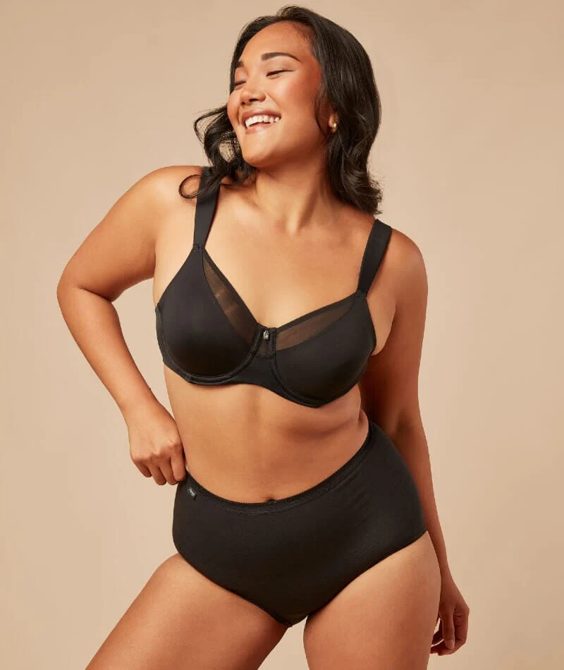 Triumph True Shape Sensation Minimiser Underwire Bra  - Black - Image 5
