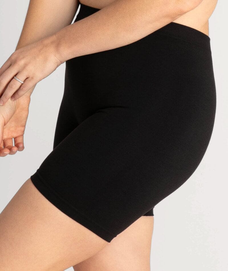 Underbliss Seamless Bamboo Blend Anti-Chafing Shorts - Black - Image 4
