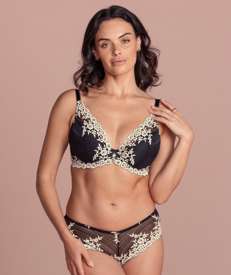 Wacoal Embrace Lace Plunge Underwire Bra - Black - Image 4